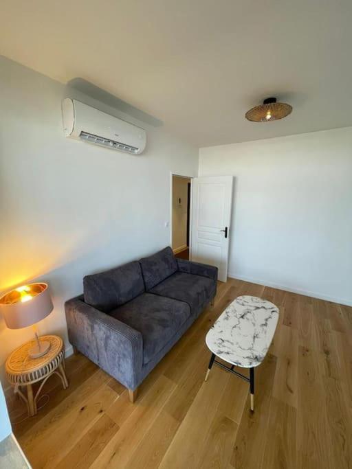 Penthouse / 2 Bedrooms In City Center Of อองเชร์ ภายนอก รูปภาพ