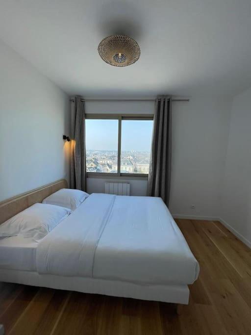 Penthouse / 2 Bedrooms In City Center Of อองเชร์ ภายนอก รูปภาพ