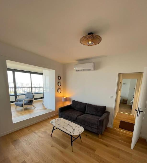 Penthouse / 2 Bedrooms In City Center Of อองเชร์ ภายนอก รูปภาพ